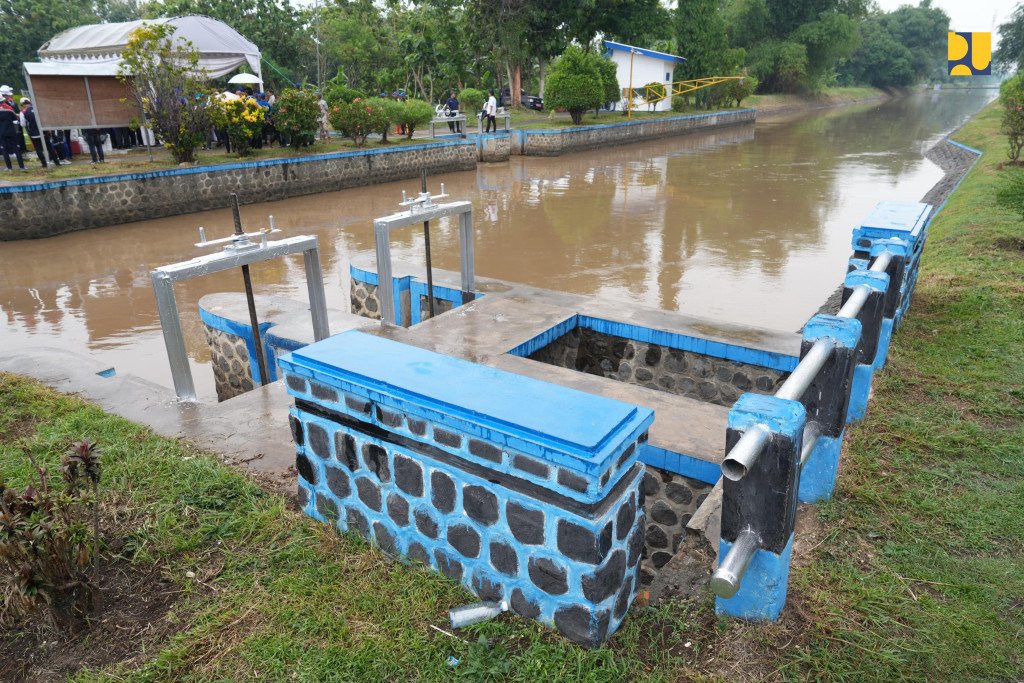 Menteri PU Dody Tinjau Rehabilitasi Daerah Irigasi Mrican di Nganjuk