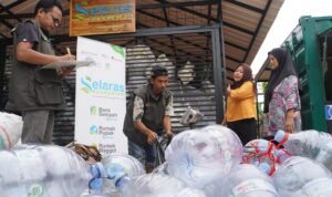 Melalui Bank Sampah SELARAS, Sinar Mas Land Bantu Warga Biayai Pendidikan Anak
