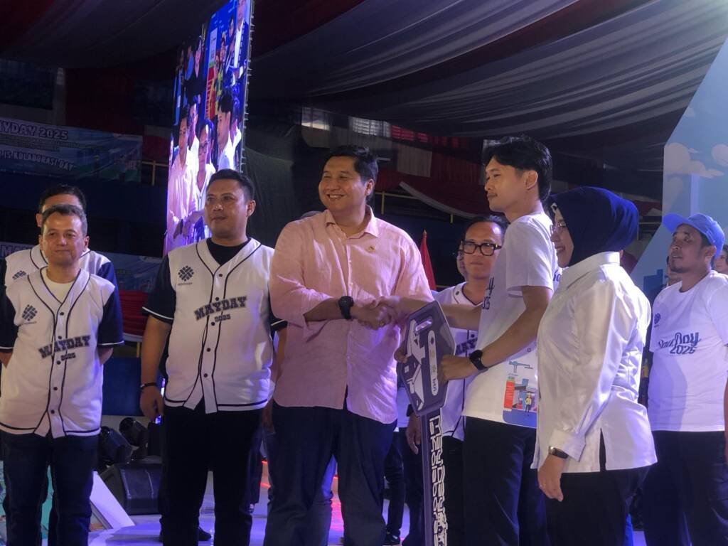Di Hari Buruh 1 Mei Menteri PKP Serahkan 100 Kunci Rumah Subsidi Untuk Buruh