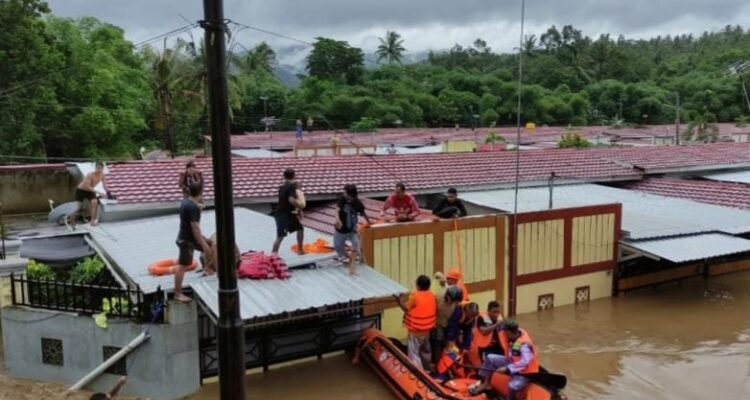 Musim Hujan Datang, Rumah Aman! Ini Tips Mendesain Hunian Tahan Banjir