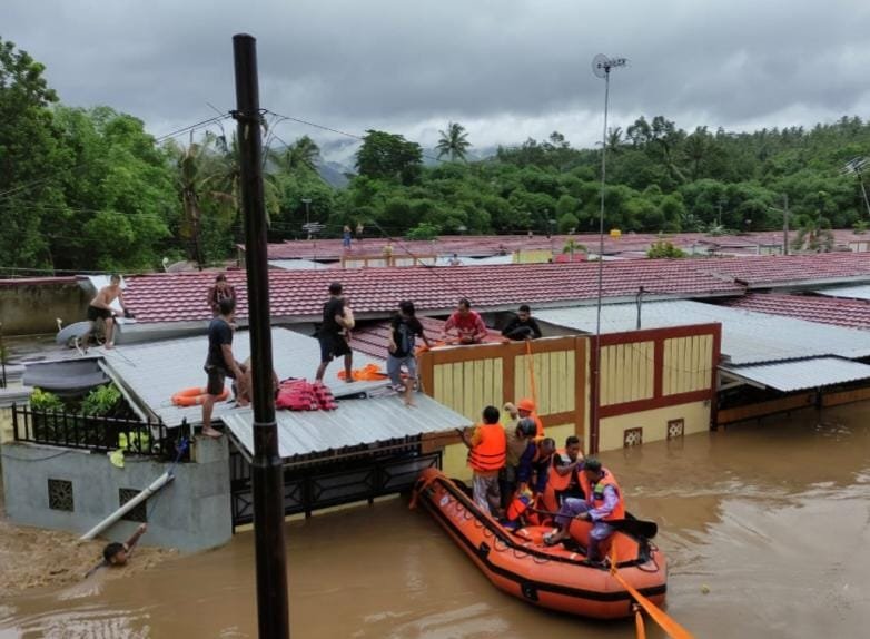 Musim Hujan Datang, Rumah Aman! Ini Tips Mendesain Hunian Tahan Banjir