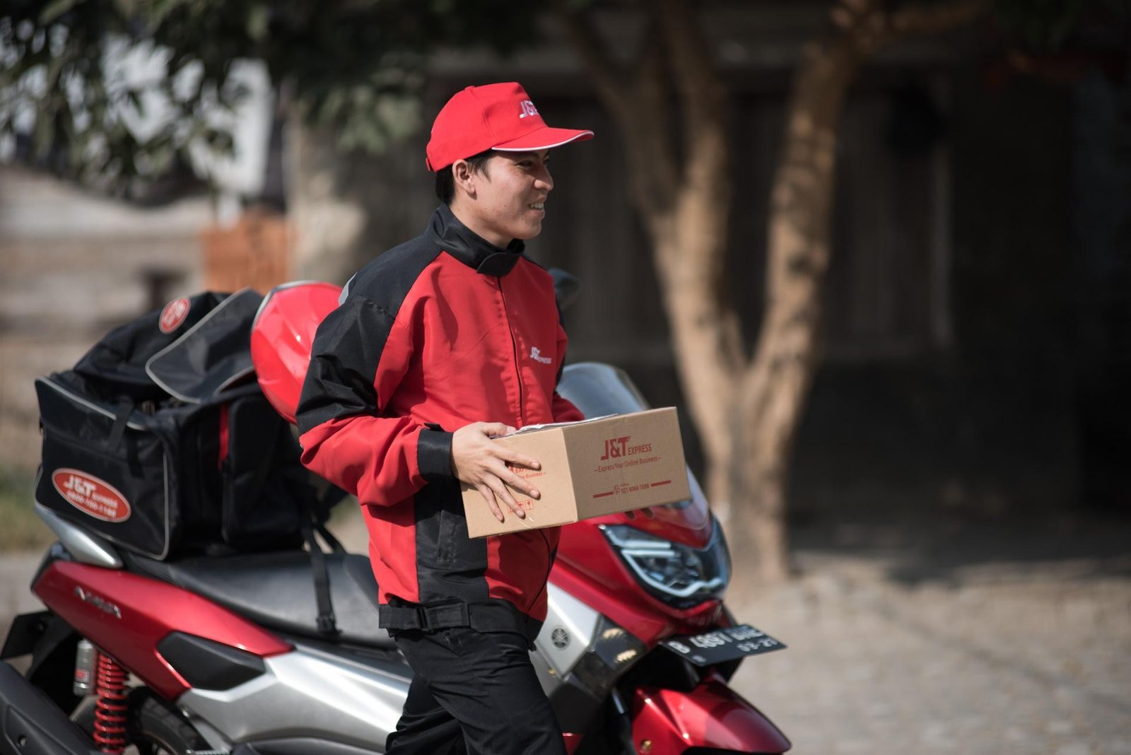 Sepuluh Tahun J&T Express, Menghubungkan Nusantara dan Berdayakan UMKM
