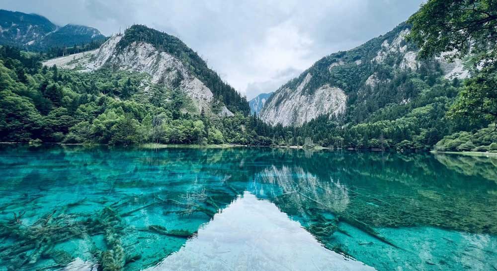 JIUZHAIGOU, LEMBAH NEGERI DONGENG