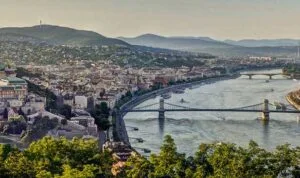 BUDAPEST: PERMATA DI TENGAH EROPA