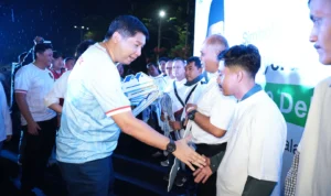 Penyerahan 100 Kunci Rumah Subsidi KPR FLPP oleh Menteri PKP dan Bank BJB Digelar di Bandung