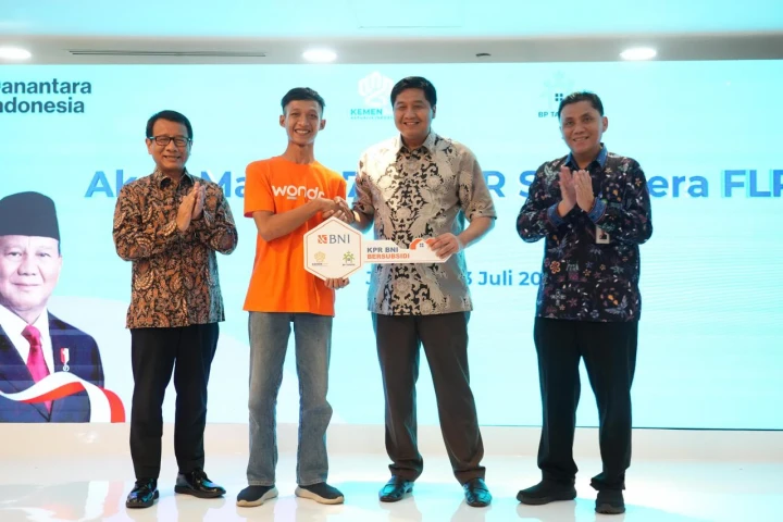 Menteri PKP Hadiri Akad Massal KPR FLPP Debitur BNI Secara Serentak di 38 Kota