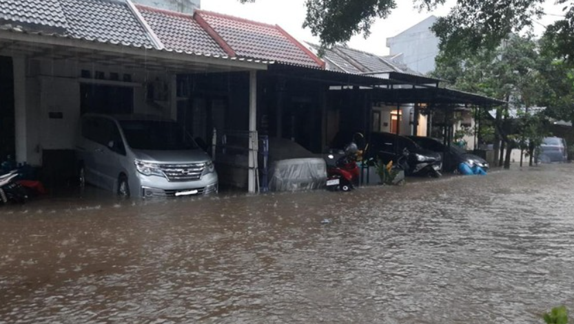 Tanggul Jebol, Puluhan Rumah di Depok Terendam Banjir hingga Satu Meter