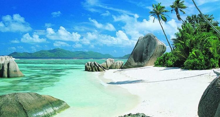 SEYCHELLES, LUXURY GETAWAY