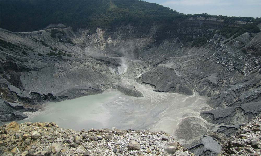 KAWAH RATU, EKSOTISME VULKANIK DI SELATAN BOGOR