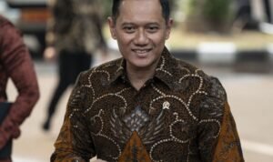 Tanggul Laut Raksasa tidak sepenuhnya dibangun dengan Concret