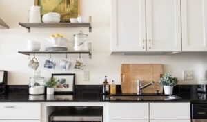 SIASATI RUMAH MINIMALIS DENGAN DAPUR MENYAMPING