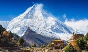 NEPAL Ketika Himalaya Membuka Tirai