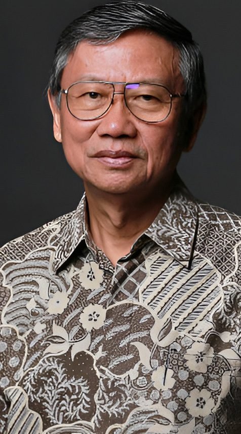 Setyono Djuandi Darmono 
Founder & Chairman PT Jababeka, Tbk.