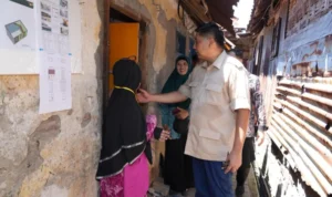 Tinjau Program BSPS, Maruarar Janji Bangun Rusun MBR di Surabaya