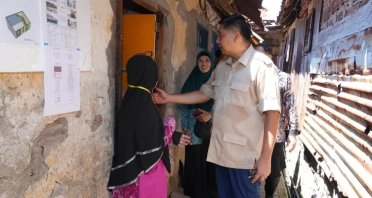 Tinjau Program BSPS, Maruarar Janji Bangun Rusun MBR di Surabaya