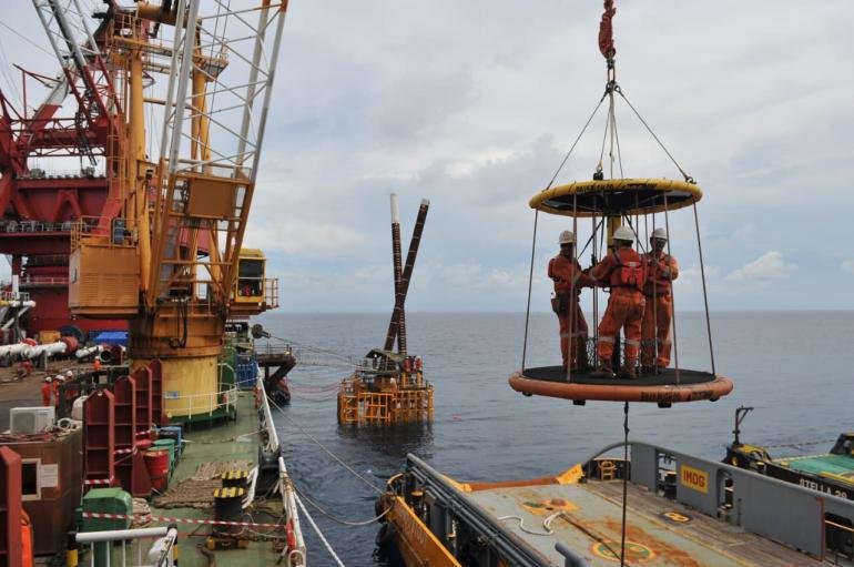 bahlil-gaspol-satu-tahun-sdm-esdm-melesat-rakyat-kebanjiran-kerja_286802.jpeg
