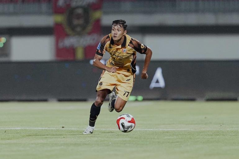 dony-tri-pamungkas-happy-persija-raih-kemenangan-di-pamekasan_286664.jpg