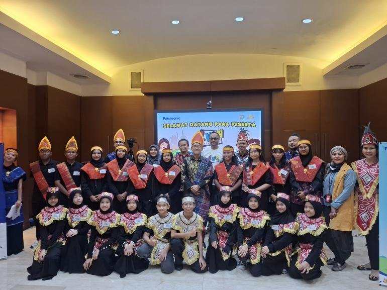 gelar-kwn-global-summit-2025-panasonic-gobel-ajak-siswa-peduli-pendidikan_286788.jpg