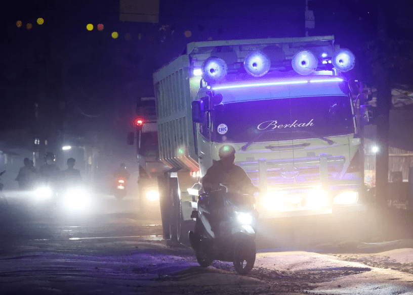 Tarik Menarik Kepentingan di Jalan Parung Panjang