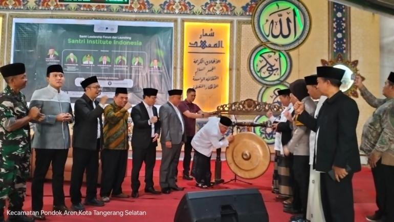 luncurkan-santri-institute-ini-pesan-wapres-ke13-maruf-amin_287223-2.jpg