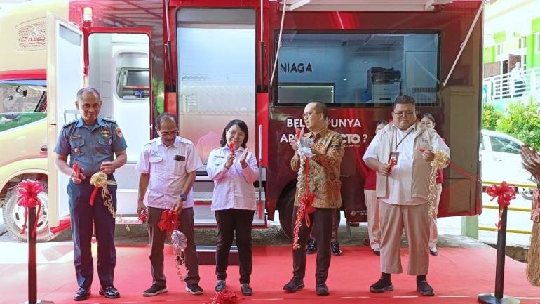 permudah-akses-layanan-perbankan-cimb-niaga-hadirkan-mobil-kas-di-jayapura_287255.jpg