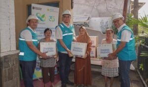 pln-nusantara-power-terangi-100-rumah-prasejahtera-di-jawa-timur_287051.jpg