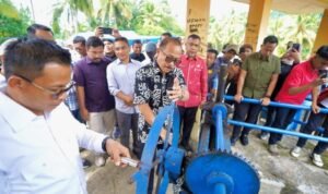 turun-sawah-di-tapango-gubernur-suhardi-tegaskan-pentingnya-keseimbangan-huluhilir-pertanian_286865.jpeg